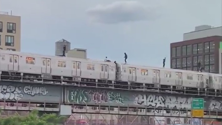 Teen killed riding on top of NYC subway train: police – PIX11