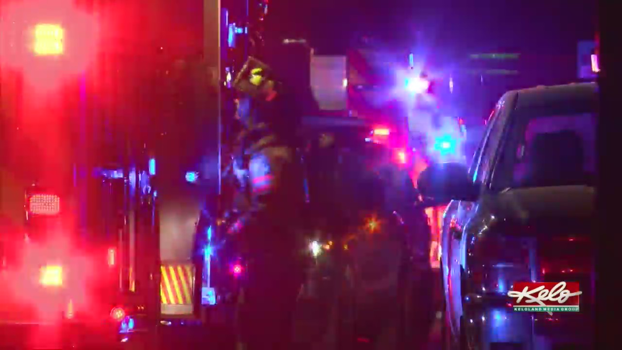 Crews respond to fire in southwestern Sioux Falls – KELOLAND.com