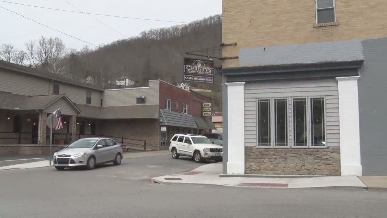 Mullens makes local business comeback for National Mom and Pop Business