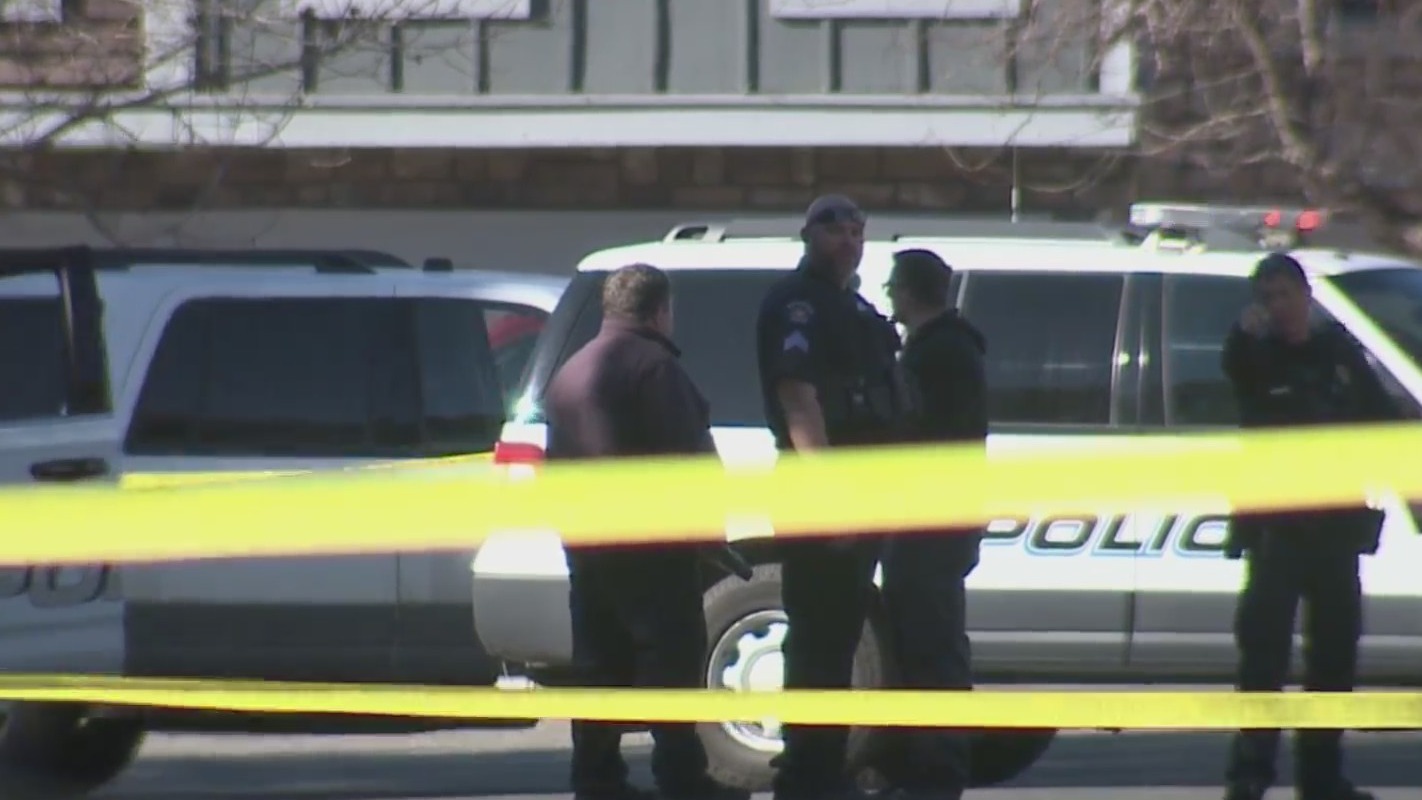 Aurora police investigating 2 shootings – FOX31 Denver