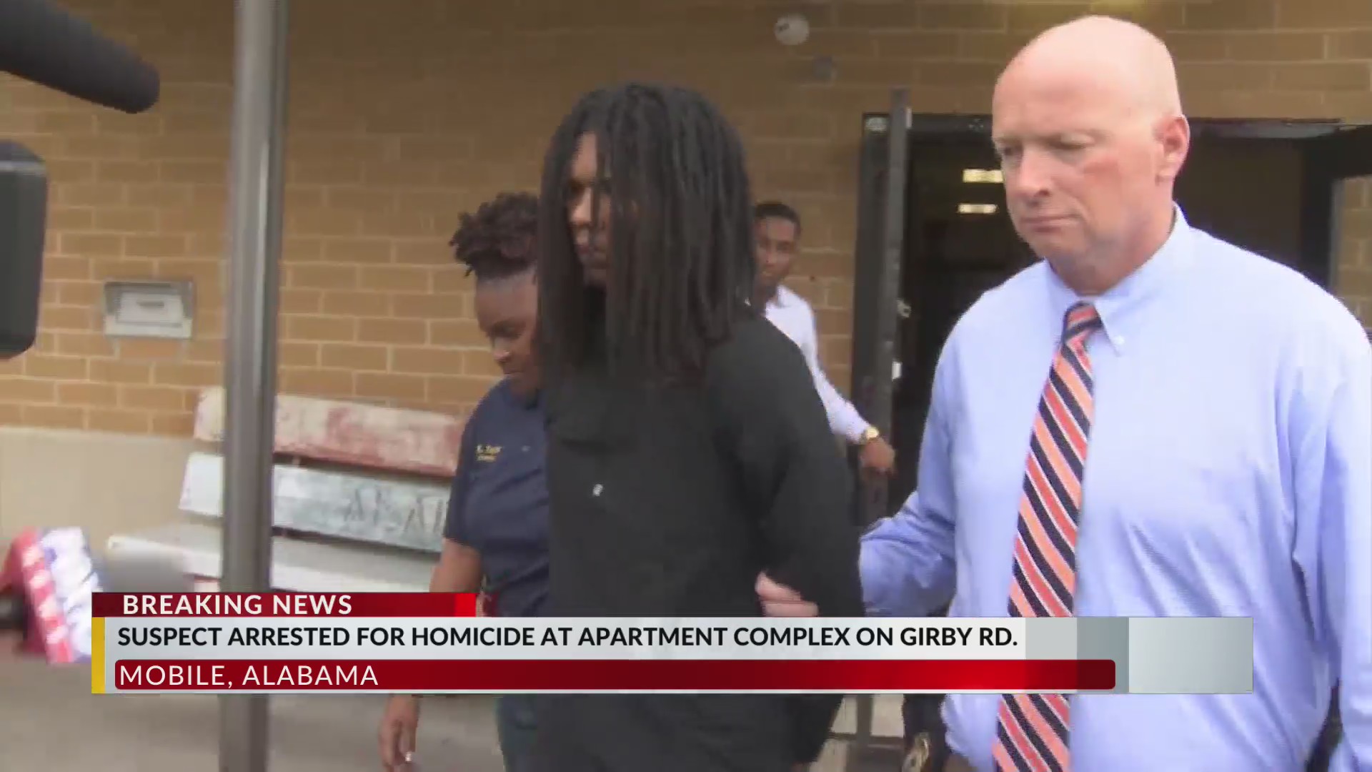 Man turns himself into police in deadly apartment shooting: Mobile ...