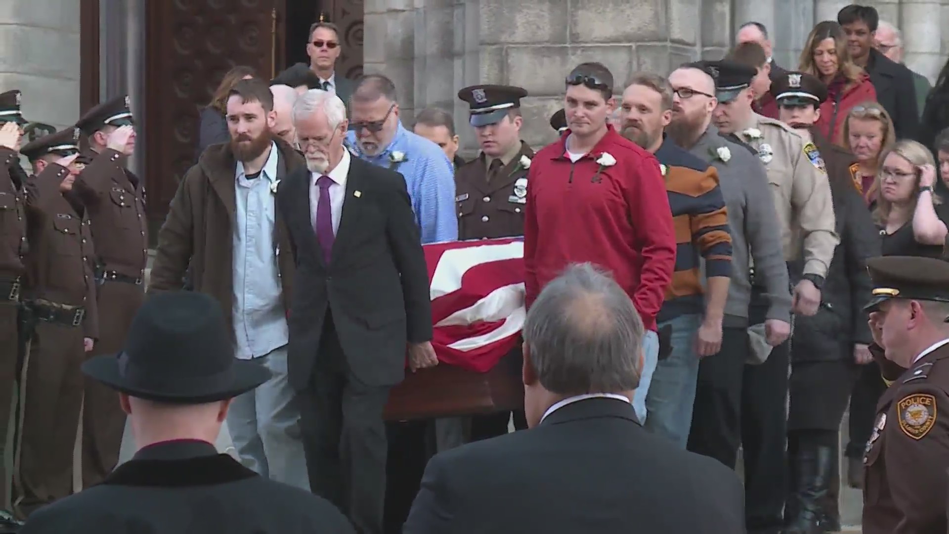 Procession held for off-duty St. Louis Co. officer killed in murder ...