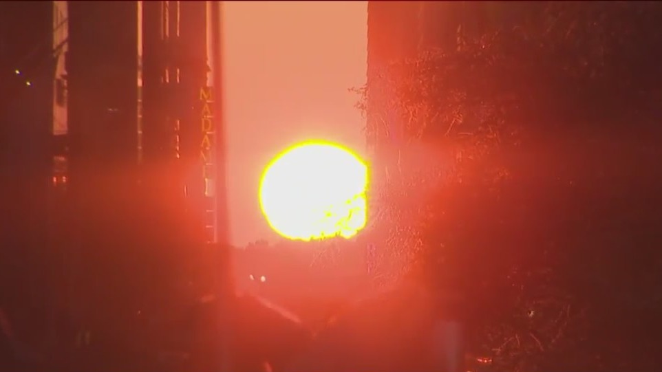 Reverse Manhattanhenge: Sun rise to align with city’s street grid – PIX11
