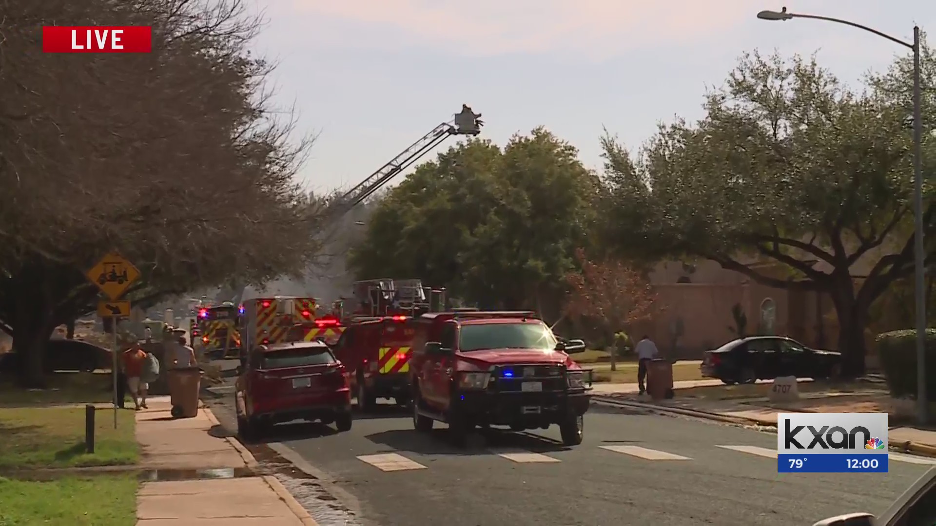 Roof of southeast Austin home partially collapses in fire – KXAN Austin