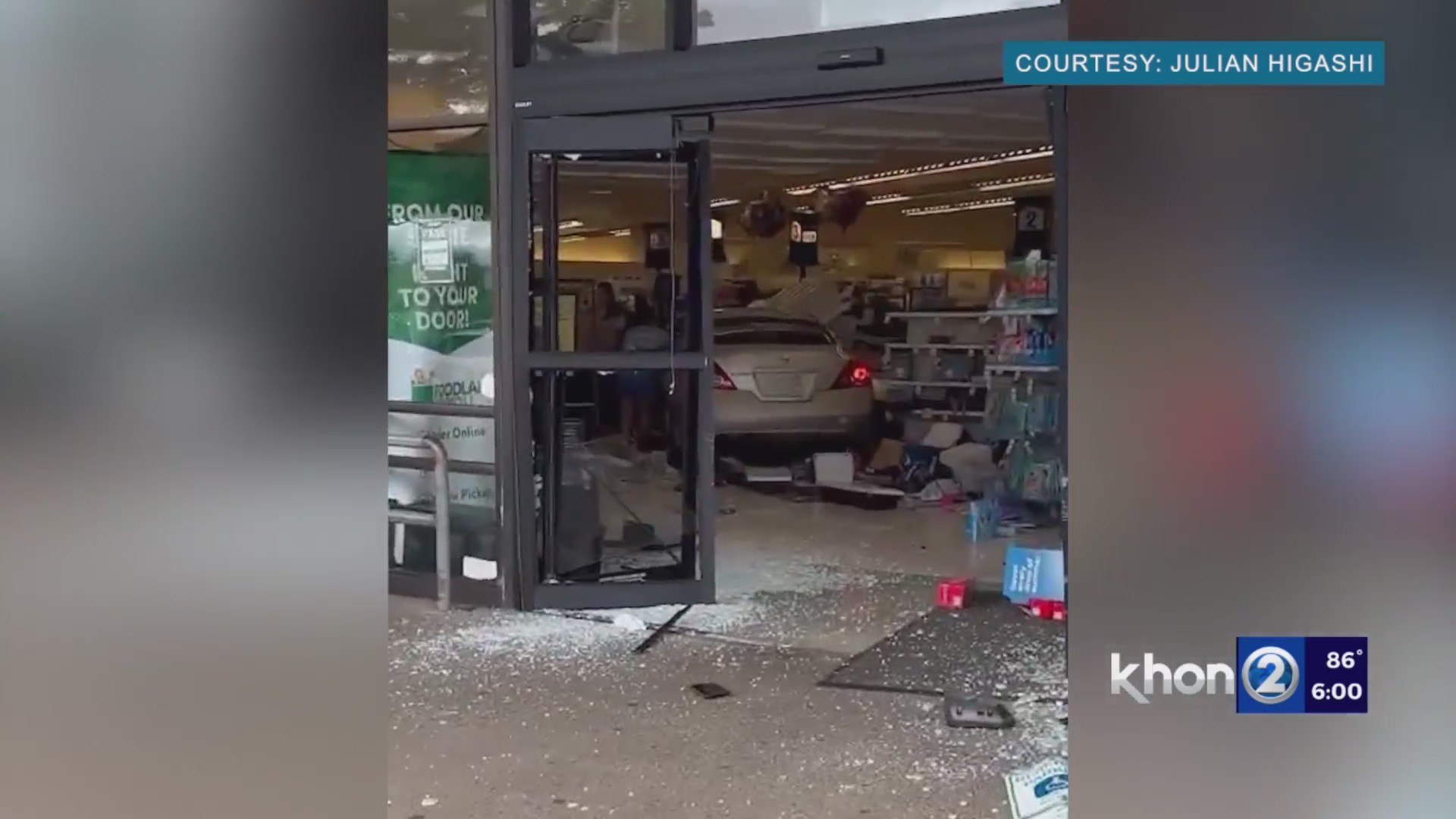 Car ‘barreled through’ Mililani Foodland entrance KHON2