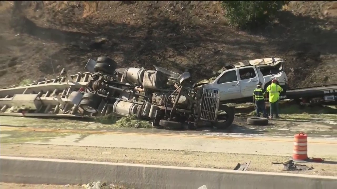 Lanes blocked on Hwy 58 due to semi-truck crash – KGET 17 News