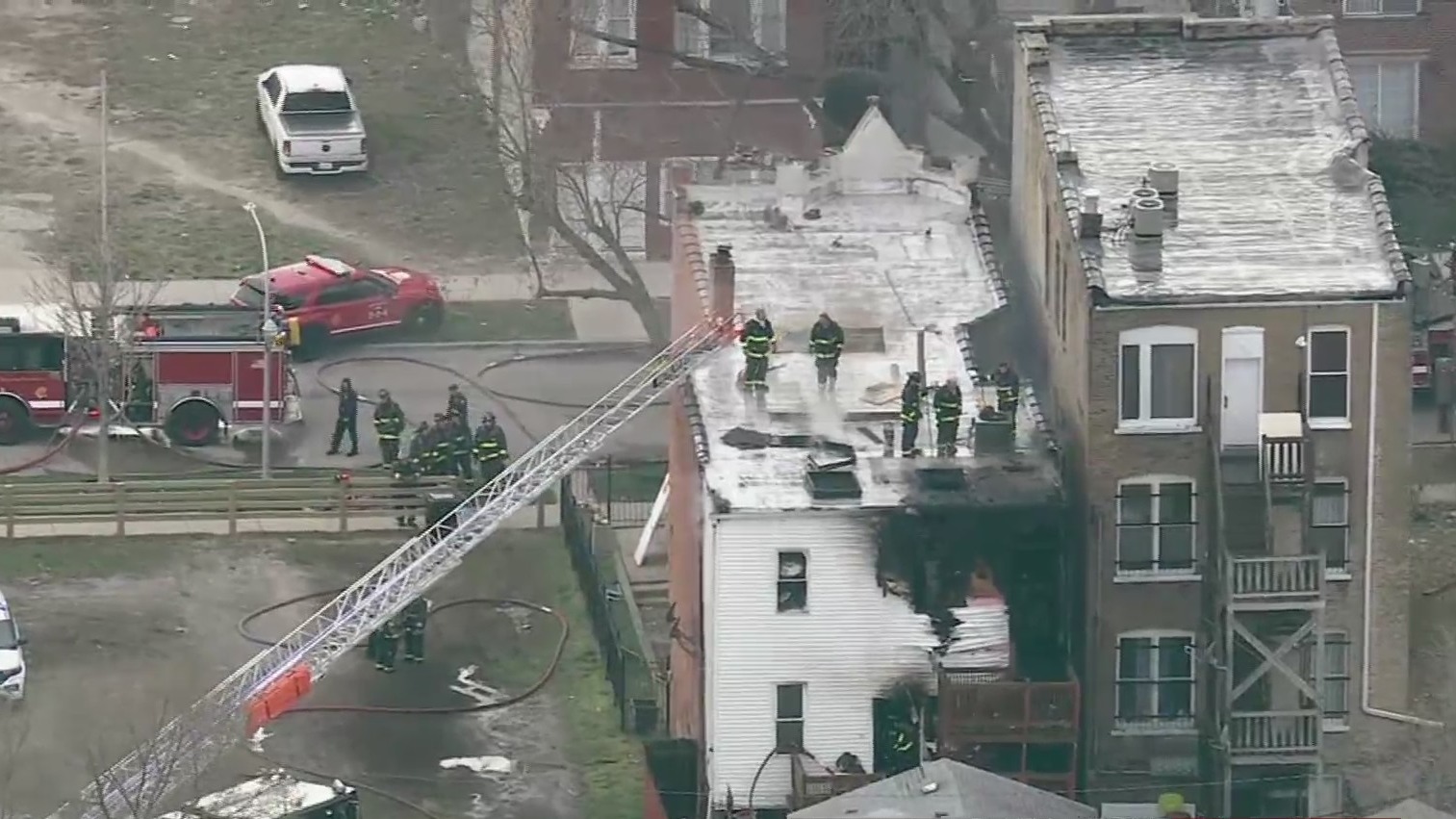 Chicago firefighters battle house fire in North Lawndale – WGN-TV