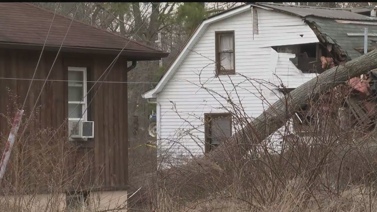 Coroner identifies teen killed after tree fell on home