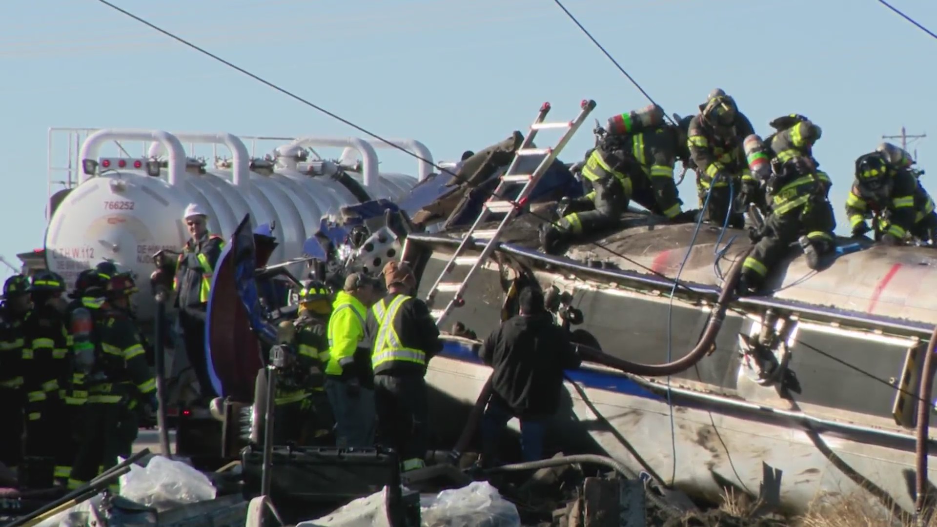 Crash on southbound I-25 in Castle Pines causes closure for hazmat ...