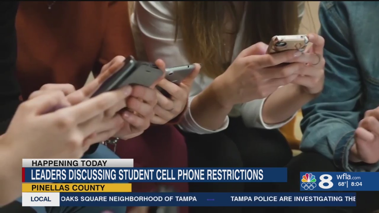 New school phone policy up for discussion in Pinellas Co. WFLA