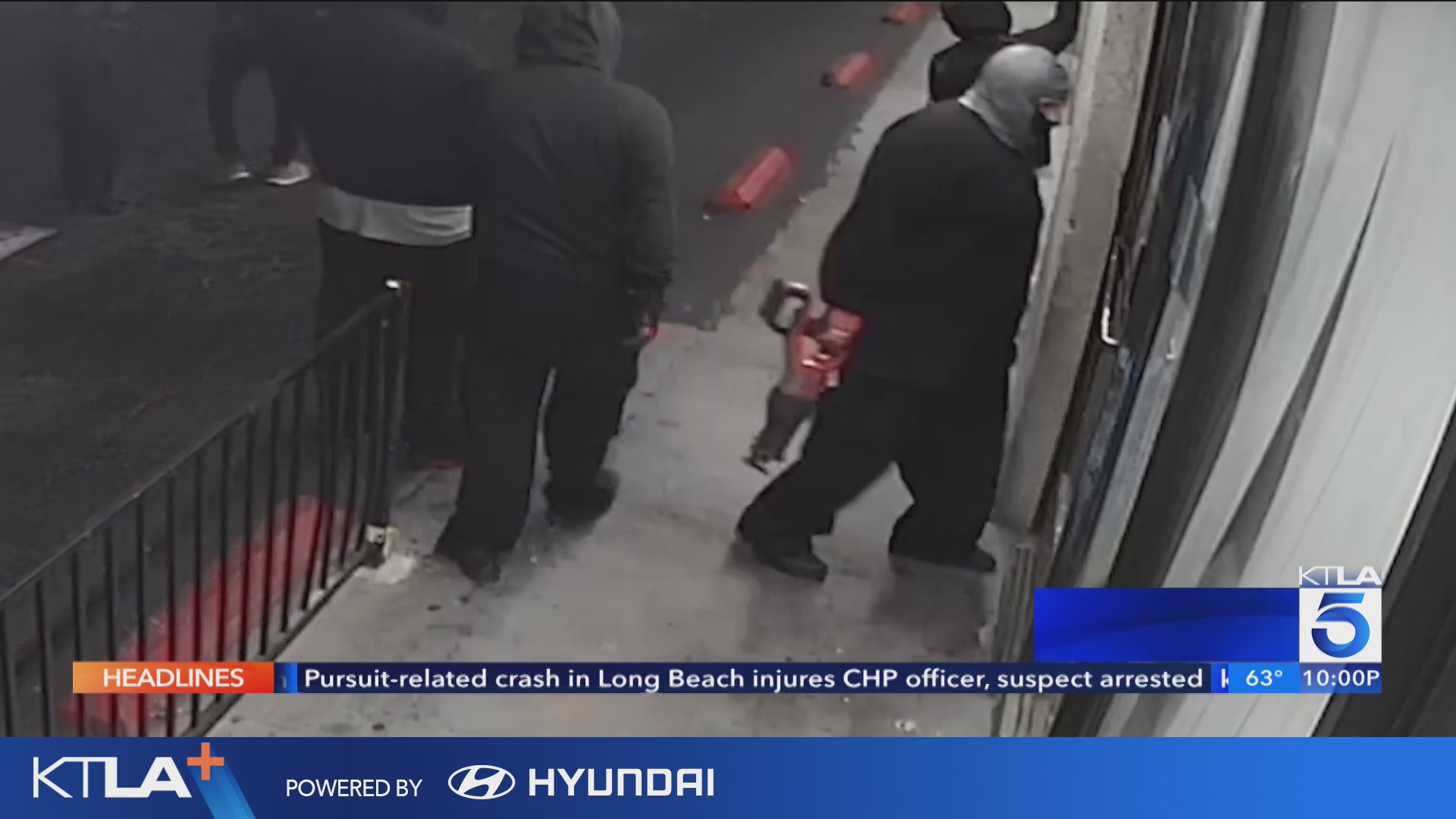 Brazen Northridge smash-and-grab burglaries caught on camera – KTLA