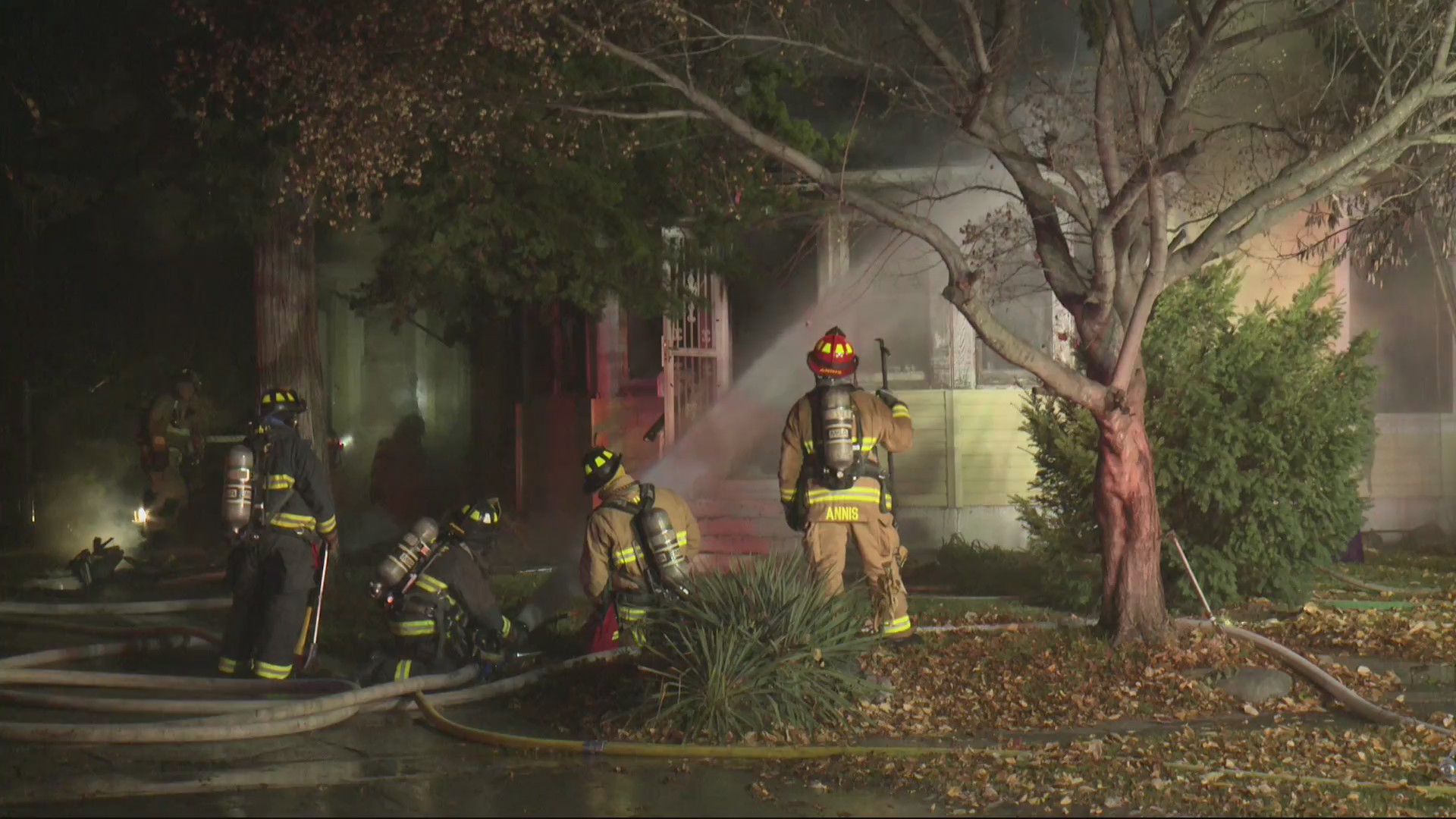 West Des Moines firefighters respond to a house fire Saturday morning ...