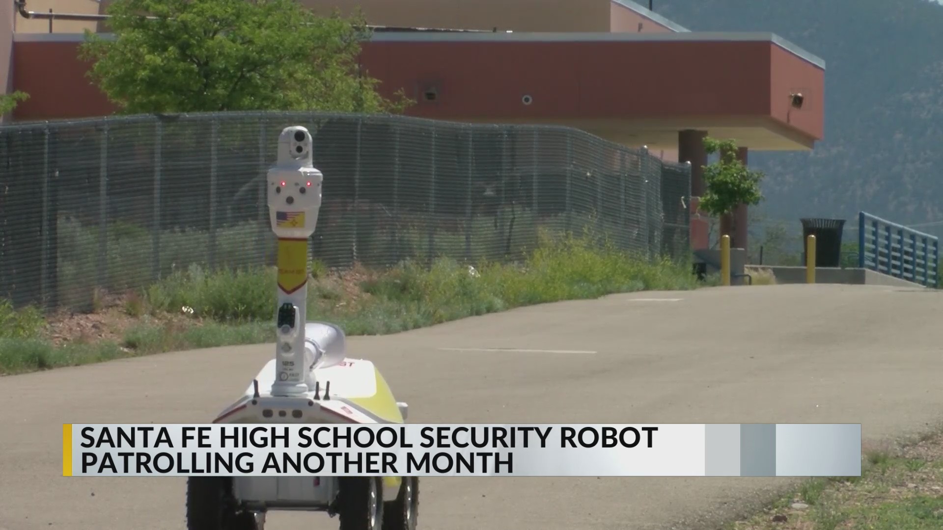 santa-fe-public-schools-will-continue-with-a-surveillance-robot-for-now