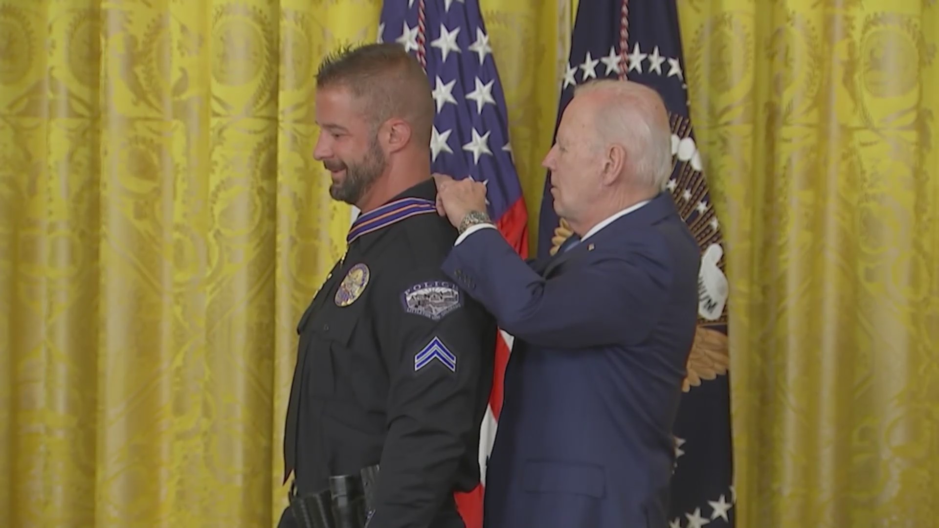 Littleton officer receives Medal of Valor from Biden – FOX31 Denver