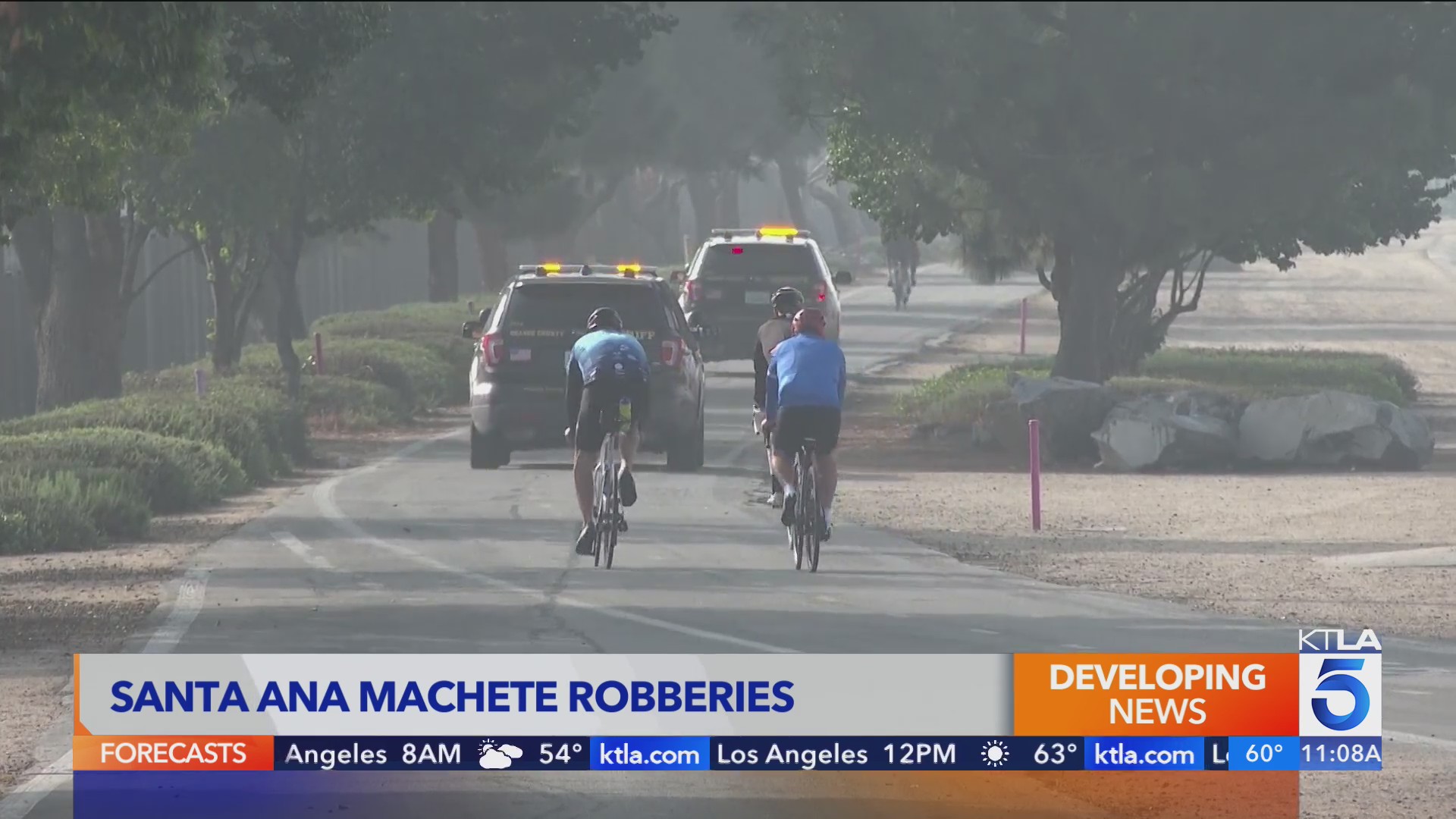 Santa Ana police searching for machete-wielding robbery suspect – KTLA