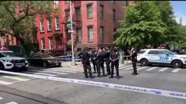 Police on hunt for hit-and-run driver who killed Brooklyn man: NYPD – PIX11