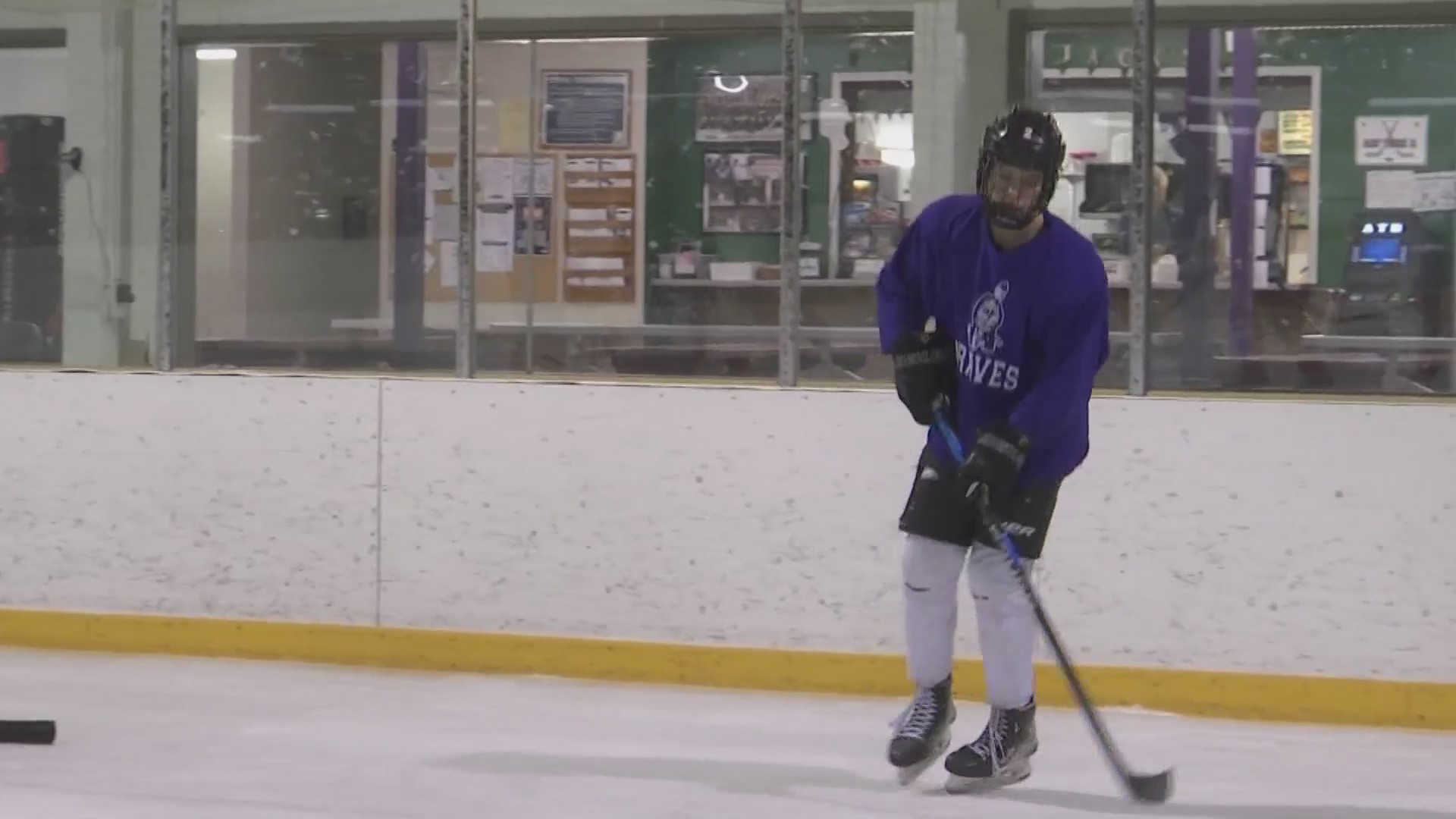 Hockey Top Scorer in the State Hopes to Lead Team to Another Tournament Appearance KX NEWS
