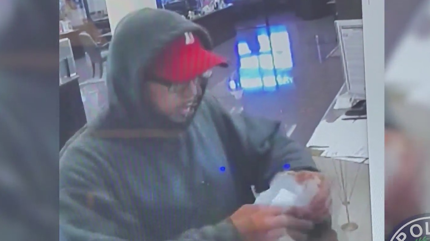 Austin Police asking public for help identifying bank robbery suspect ...