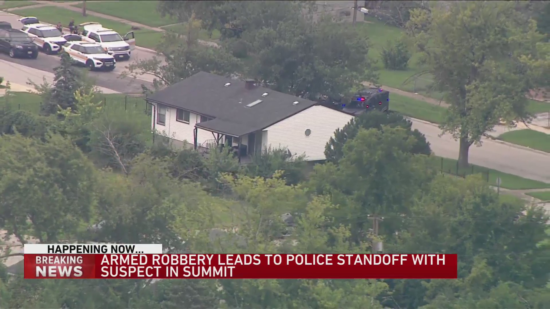 Armed robbery in Summit leads to police stand-off in Markham – WGN-TV