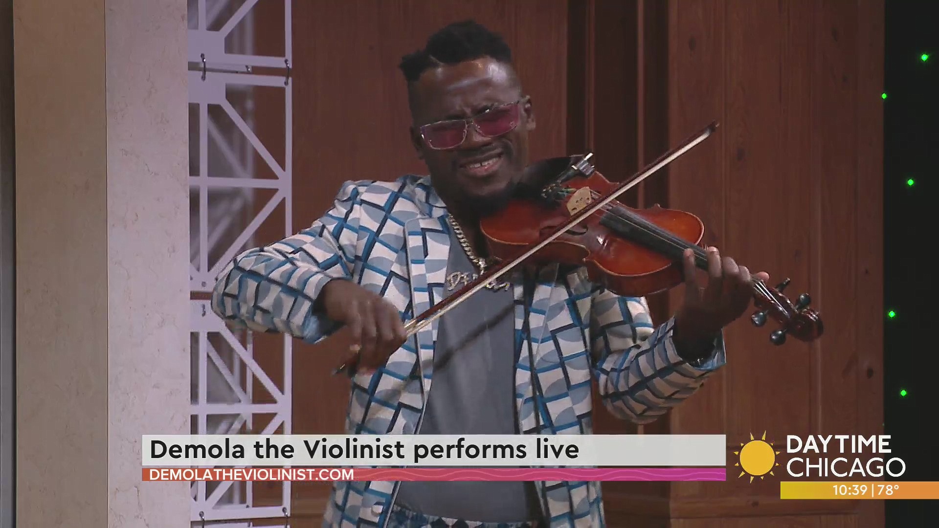 Demola the Violinist performs live WGNTV