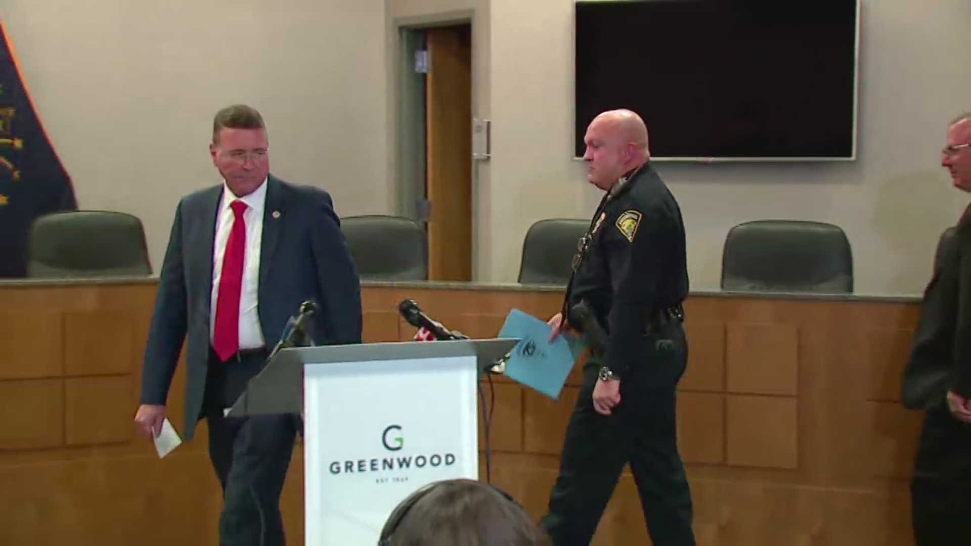 Greenwood police on mall shooting investigation – Fox 59