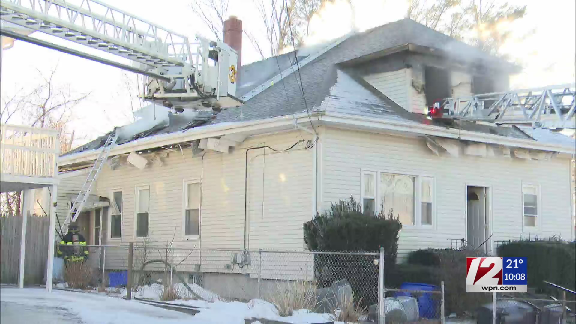 Crews battle house fire in East Providence – WPRI.com