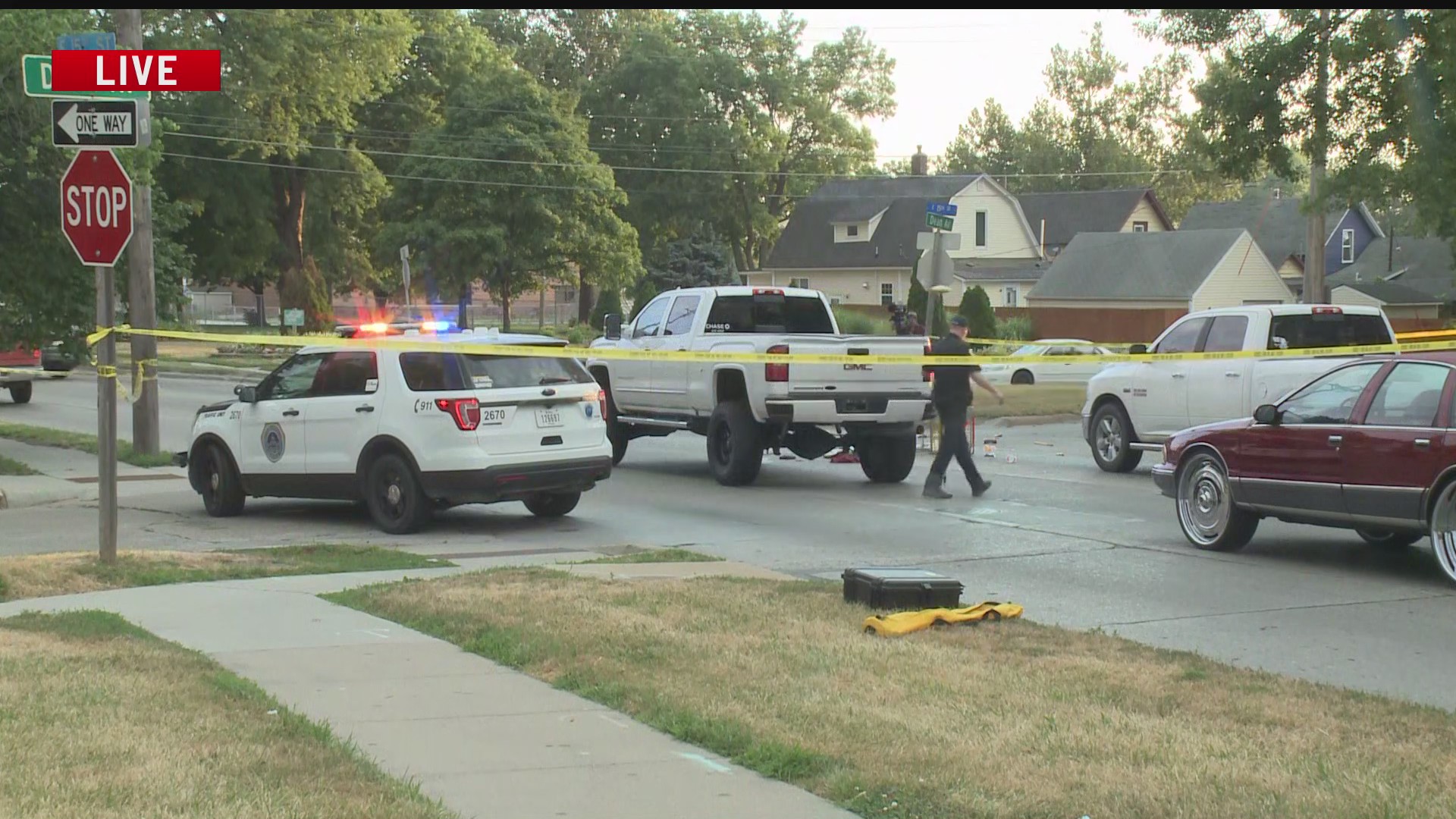 Man critically injured after being hit by a truck on Des Moines’ east ...