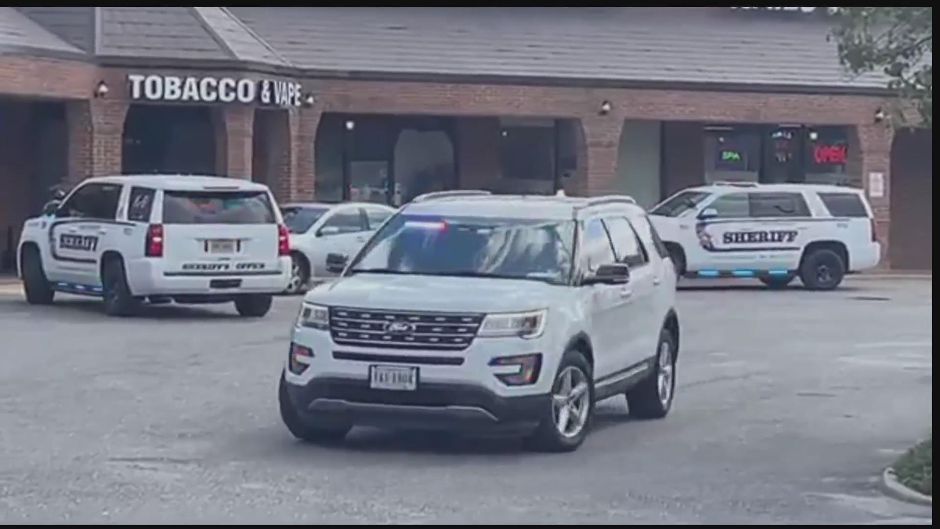 how much is elf bar vape 2 arrested during vape shop raid in Pennsylvania main image 1