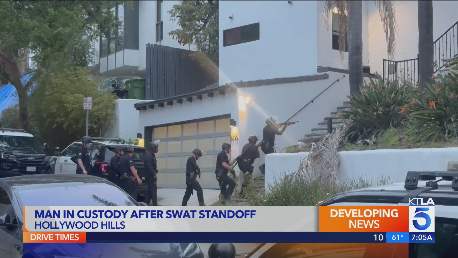 Man armed with pickaxe arrested after standoff in Hollywood Hills – KTLA