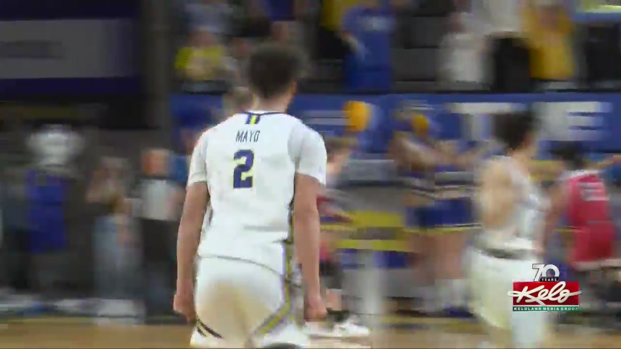 Zeke Mayo excels as leader for SDSU men