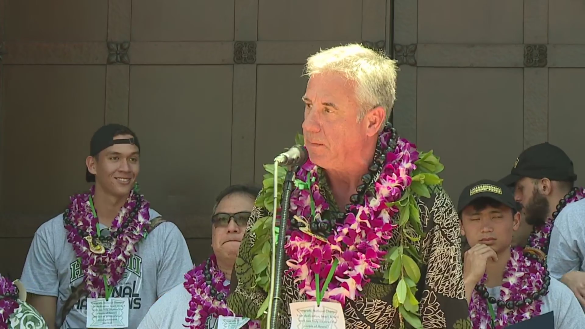 UH men’s volleyball team celebrates national championship with Hawaii