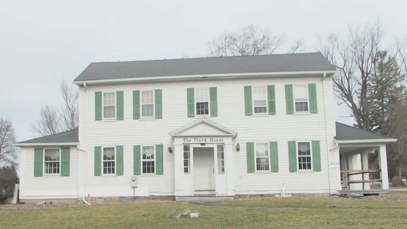 Clark House Penfield proposes to make Shadow Pines building into event