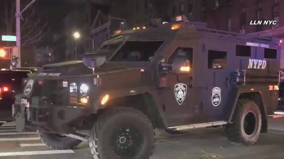 Police shootout in Inwood leaves 1 suspect dead, another in custody