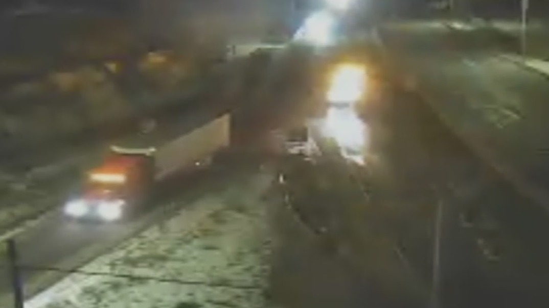 Semi rollover closes I-70 eastbound at Idaho Springs – FOX31 Denver