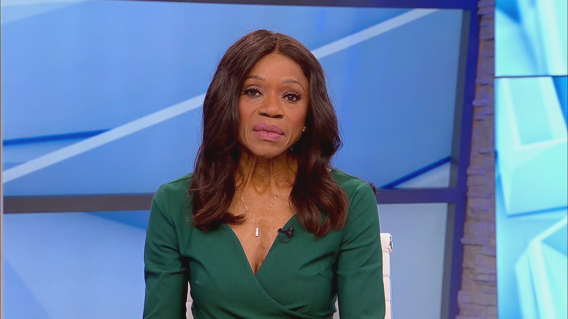 Dr. Annie Andrews participates in early voting – WCBD News 2