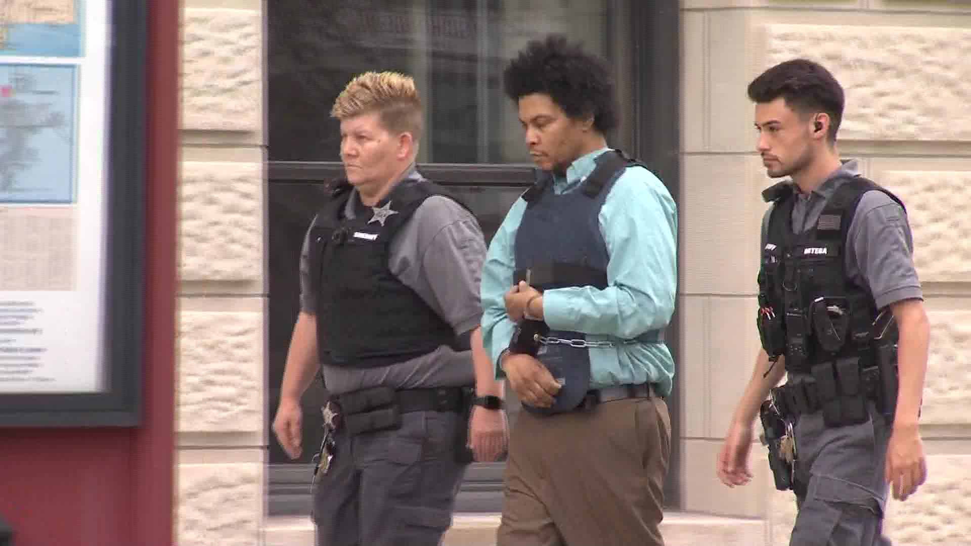 Deputies transport David Crowe to court for murder trial – Eyewitness ...
