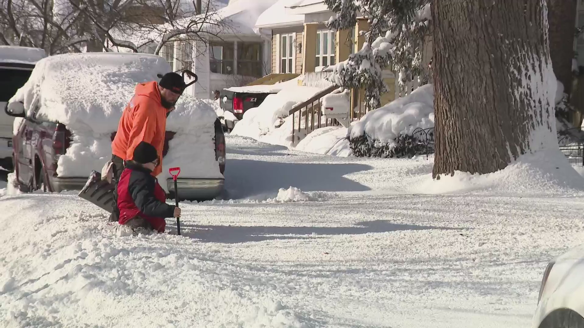 Residents in Michigan City digging out from record-breaking snowfall ...