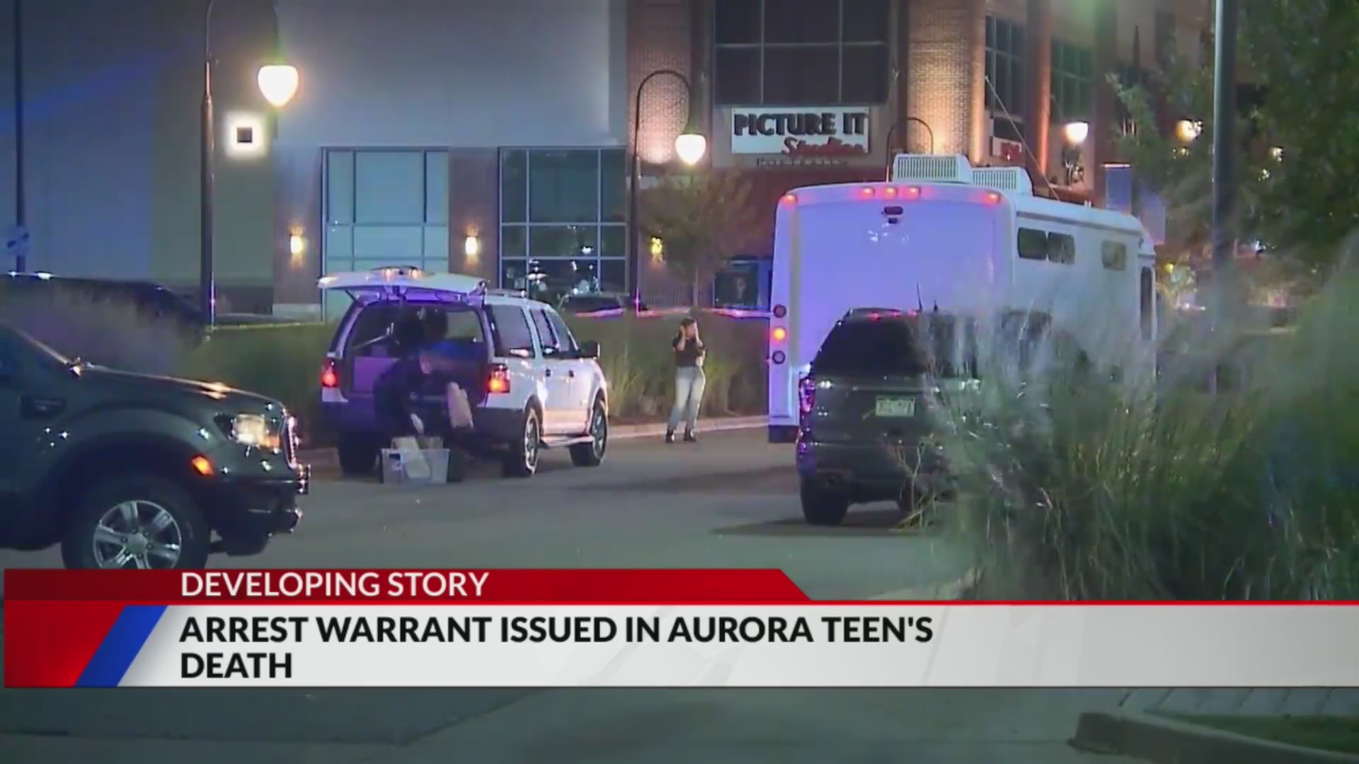 Warrant issued for suspect in Aurora mall shooting that killed teen ...