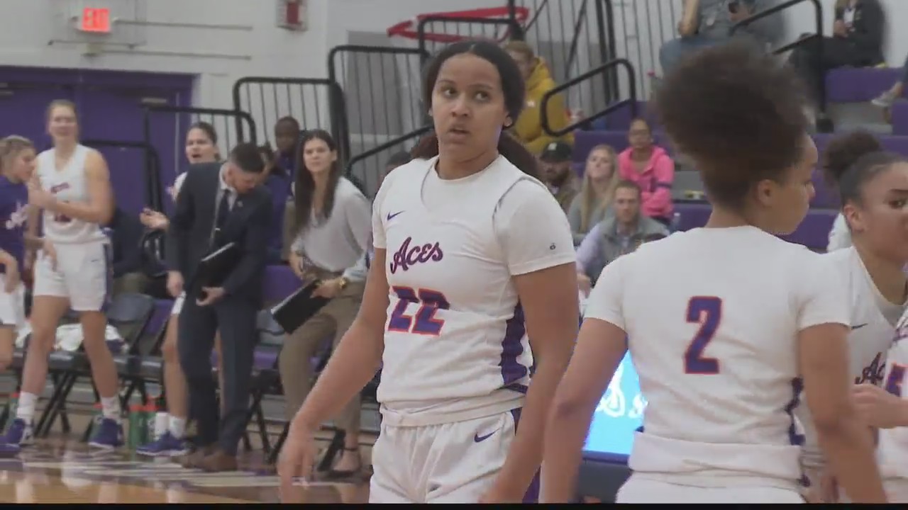 4th quarter effort not enough for Aces, women’s basketball starts 03