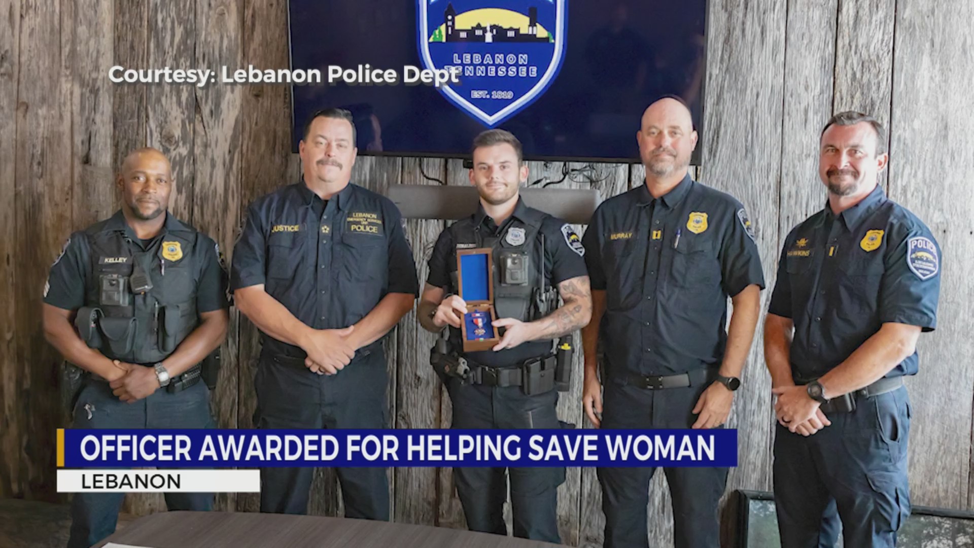 Lebanon, TN officer awarded for helping save woman – WKRN News 2