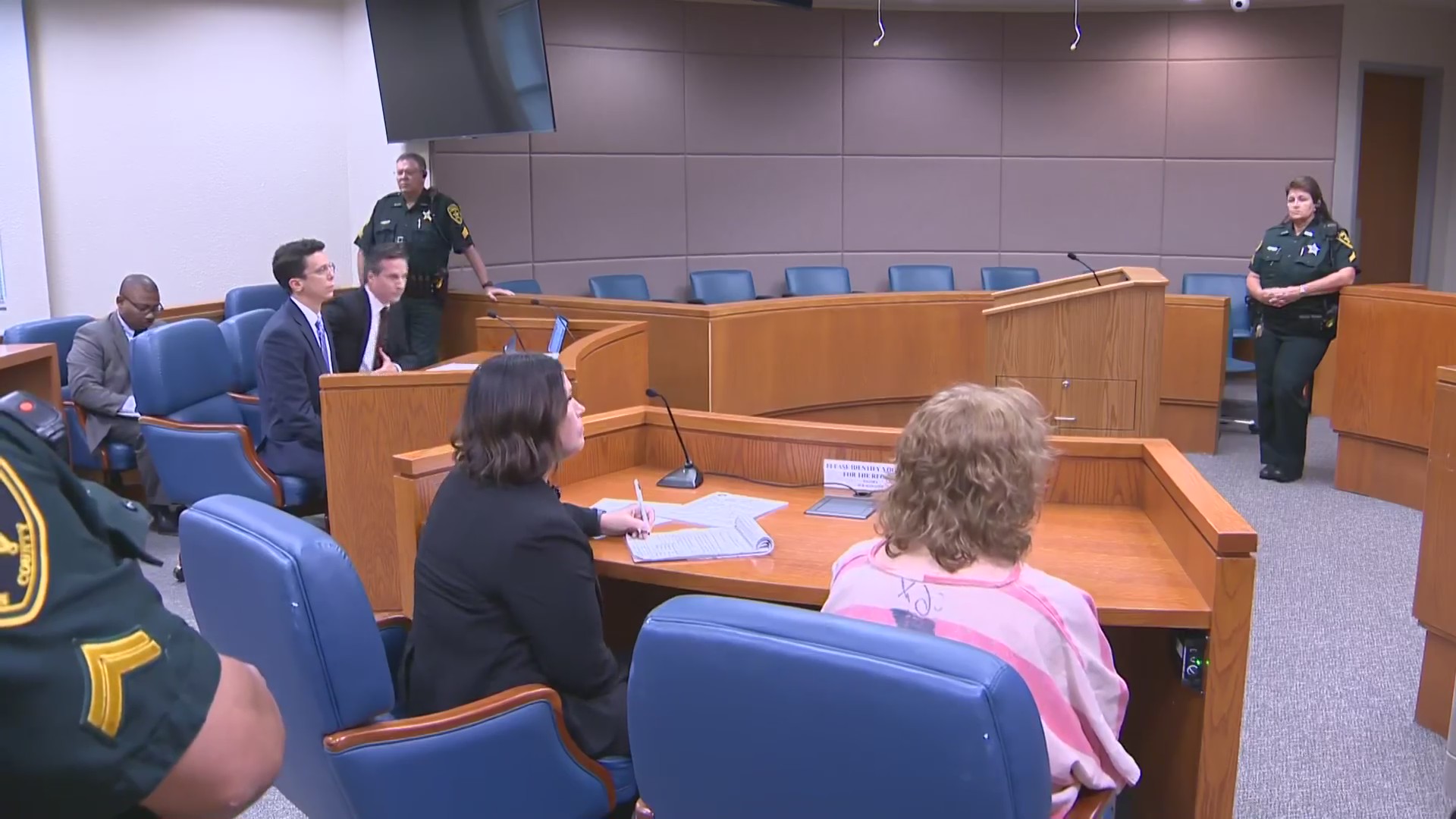 Florida woman accused of killing neighbor after feud given bond – WFLA