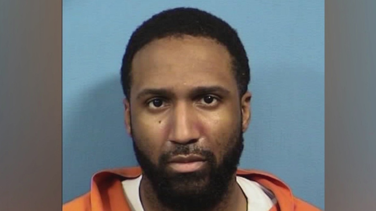 Man charged in Oak Brook mall shooting killed while awaiting trial – WGN-TV