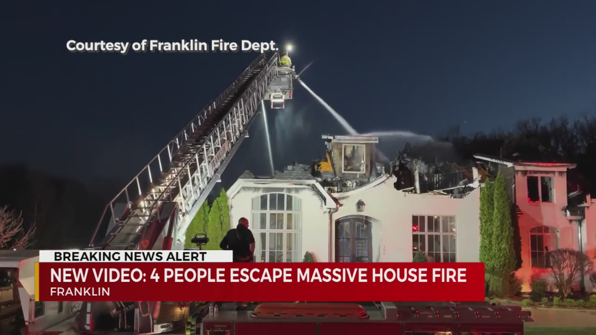 4 people escape massive house fire in Franklin – WKRN News 2