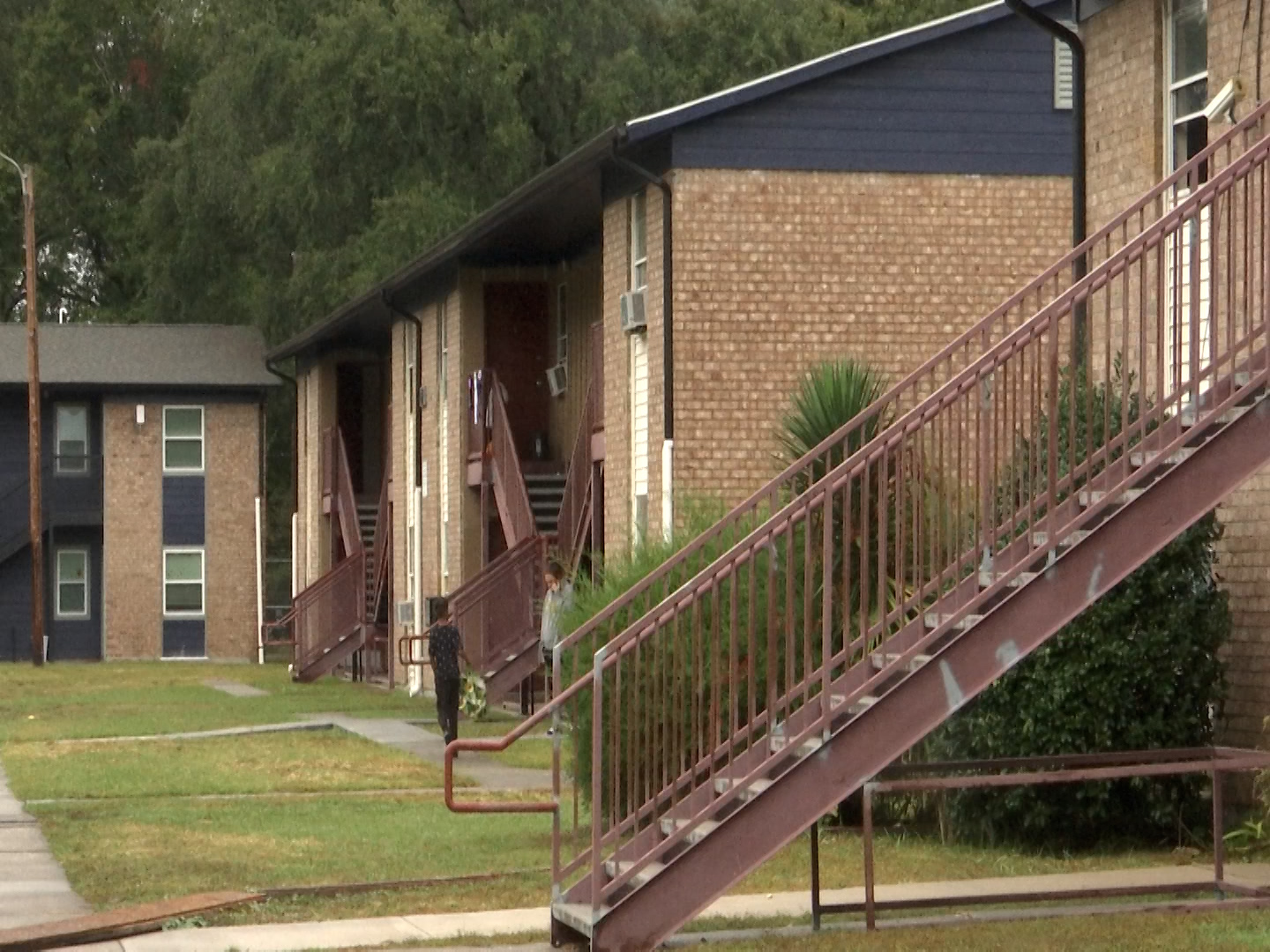 4 teens shot at West Ashley apartment complex WCBD News 2