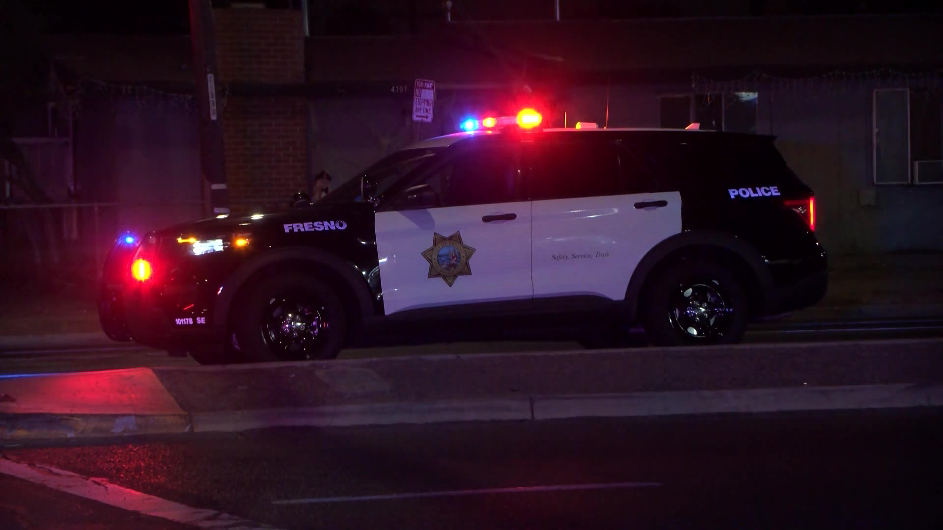 Police officer finds shooting victim in southeast Fresno, police say ...