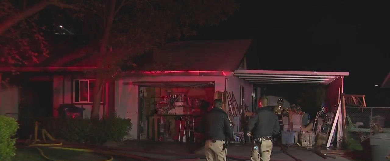 Two people rescued from North Highlands house fire – FOX40 News