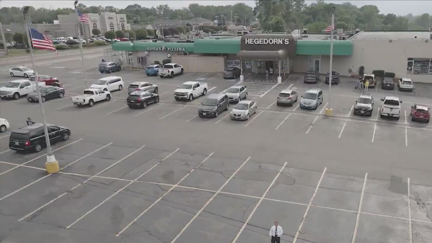 Beloved ster grocery store, Hegedorns, is closing its doors