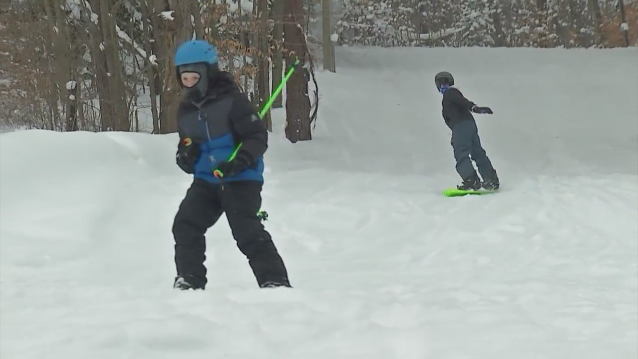 WNYers enjoy winter fun at Emery Park with new magic carpet ski lift