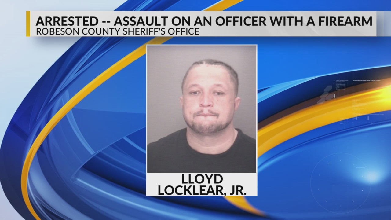 Convicted felon arrested after pointing gun at Robeson County ...