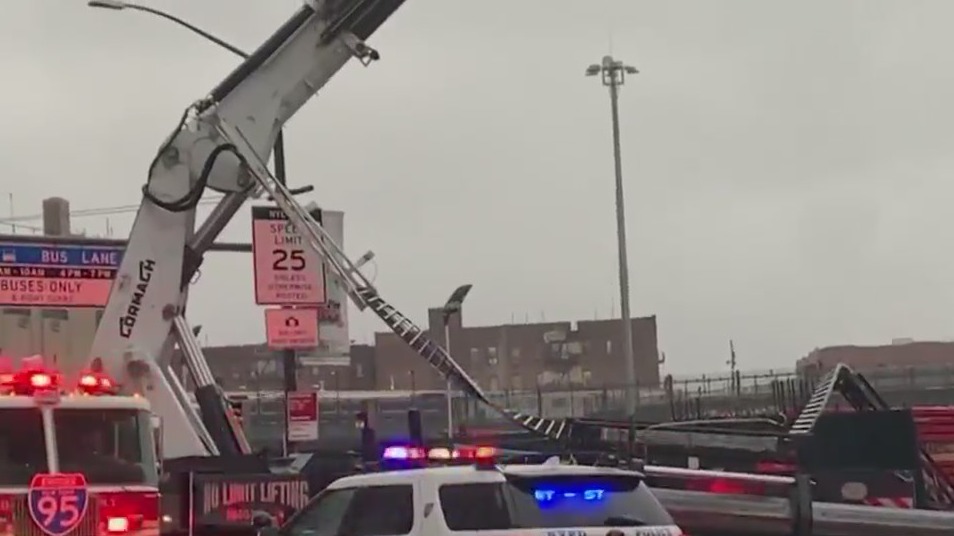 Boom truck collapse in NYC injures 5 people: FDNY – PIX11